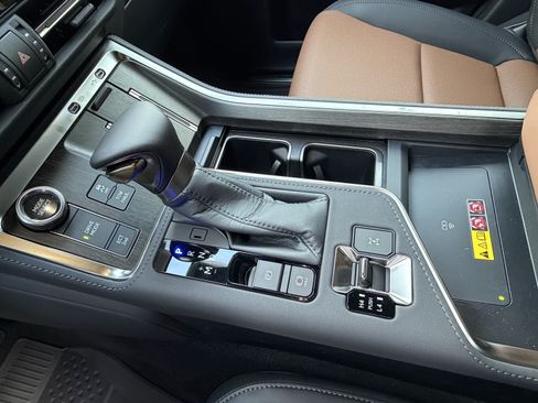 Used 2026 Lexus GX 550 AWD/4WD image 28