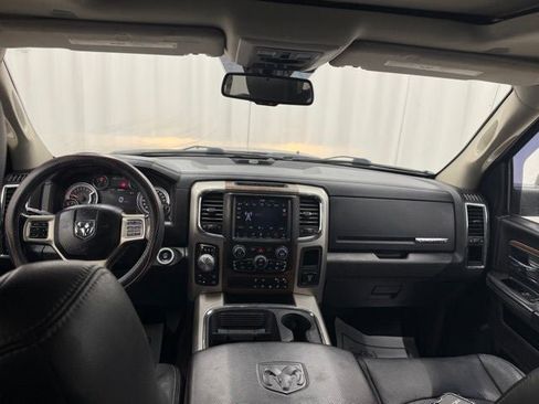 Used 2018 RAM 1500 Laramie w/ Convenience Group AWD/4WD image 4