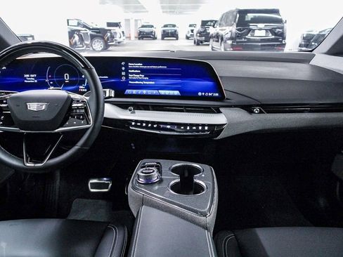 Certified 2025 Cadillac Optiq Luxury 1 image 15