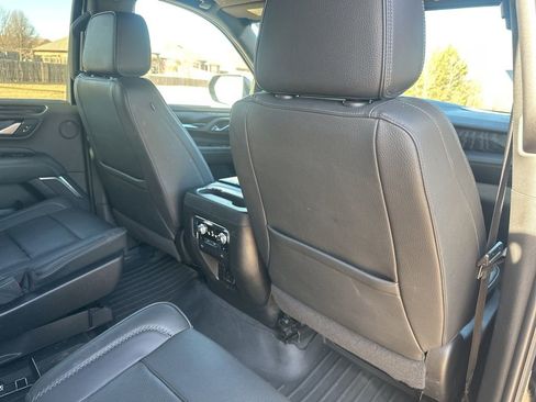 Used 2022 GMC Yukon XL Denali image 47