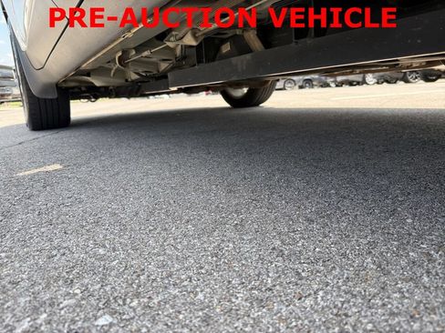 Used 2011 Chevrolet Traverse LTZ AWD/4WD image 27