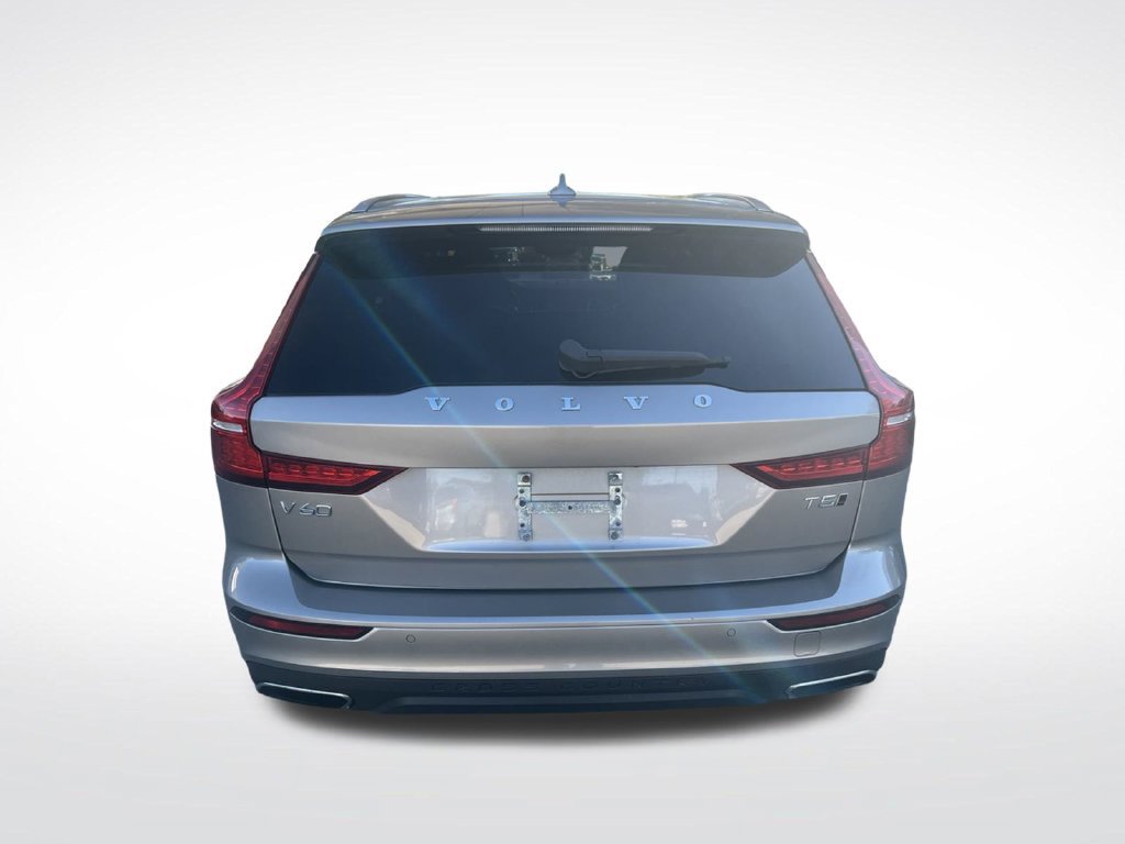Used 2020 Volvo V60 T5 Cross Country w/ Protection Package AWD/4WD image 41