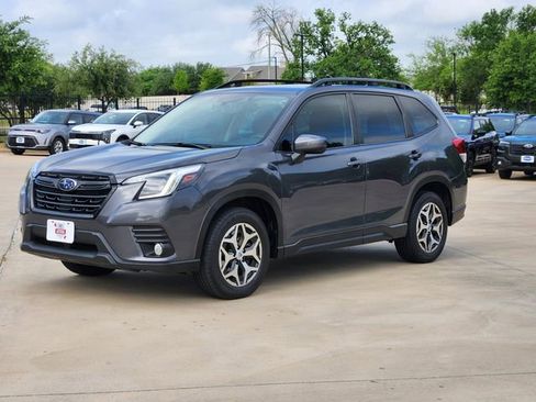 Certified 2023 Subaru Forester Premium AWD/4WD image 3