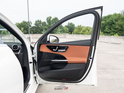 Used 2022 Mercedes-Benz C 300 4MATIC Sedan image 37