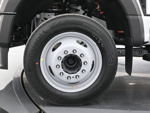 New 2025 Ford F550 2WD Regular Cab Super Duty image 14