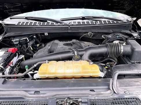 Used 2019 Ford Expedition Limited w/ Equipment Group 302A AWD/4WD image 10