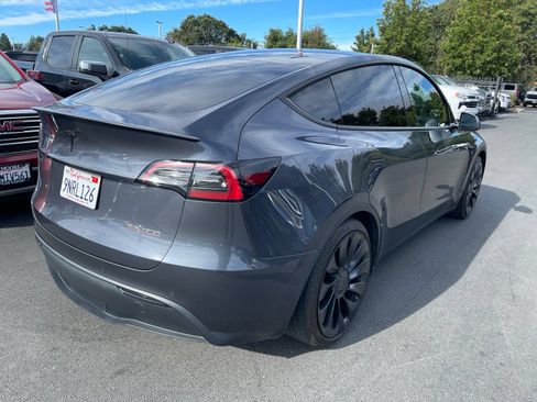 Used 2022 Tesla Model Y Performance AWD/4WD image 2