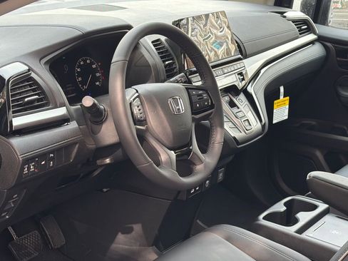 New 2026 Honda Odyssey Touring image 15