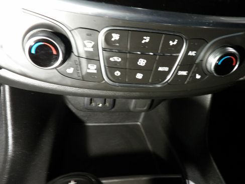Used 2019 Chevrolet Traverse LT w/ LPO, Floor Liner Package AWD/4WD image 18