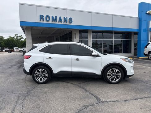 Used 2022 Ford Escape SEL w/ Technology Package FWD image 2