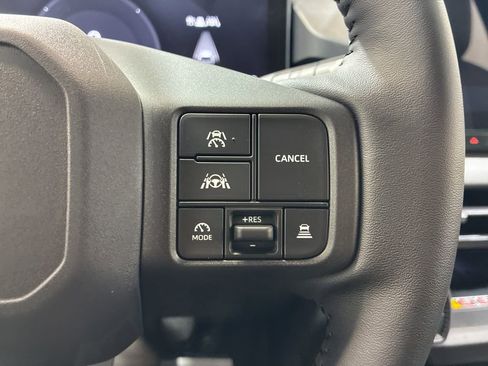 Used 2026 Toyota RAV4 XSE AWD/4WD image 31