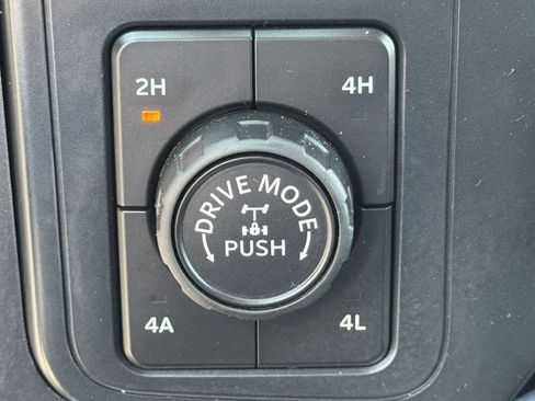 Used 2022 Ford F150 Lariat w/ Equipment Group 502A High AWD/4WD image 33