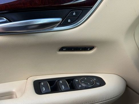 Used 2019 Cadillac XT5 Luxury image 16