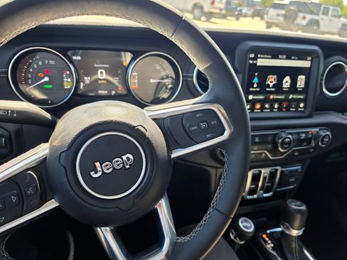 Used 2023 Jeep Wrangler Unlimited Sahara AWD/4WD image 6