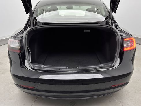 Used 2023 Tesla Model 3 Standard Range image 29