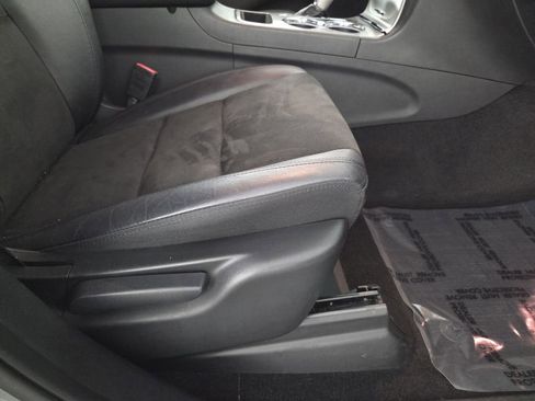 Certified 2022 Jeep Grand Cherokee Laredo X image 29