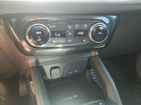 Used 2025 Chevrolet TrailBlazer LT w/ Convenience Package FWD image 23