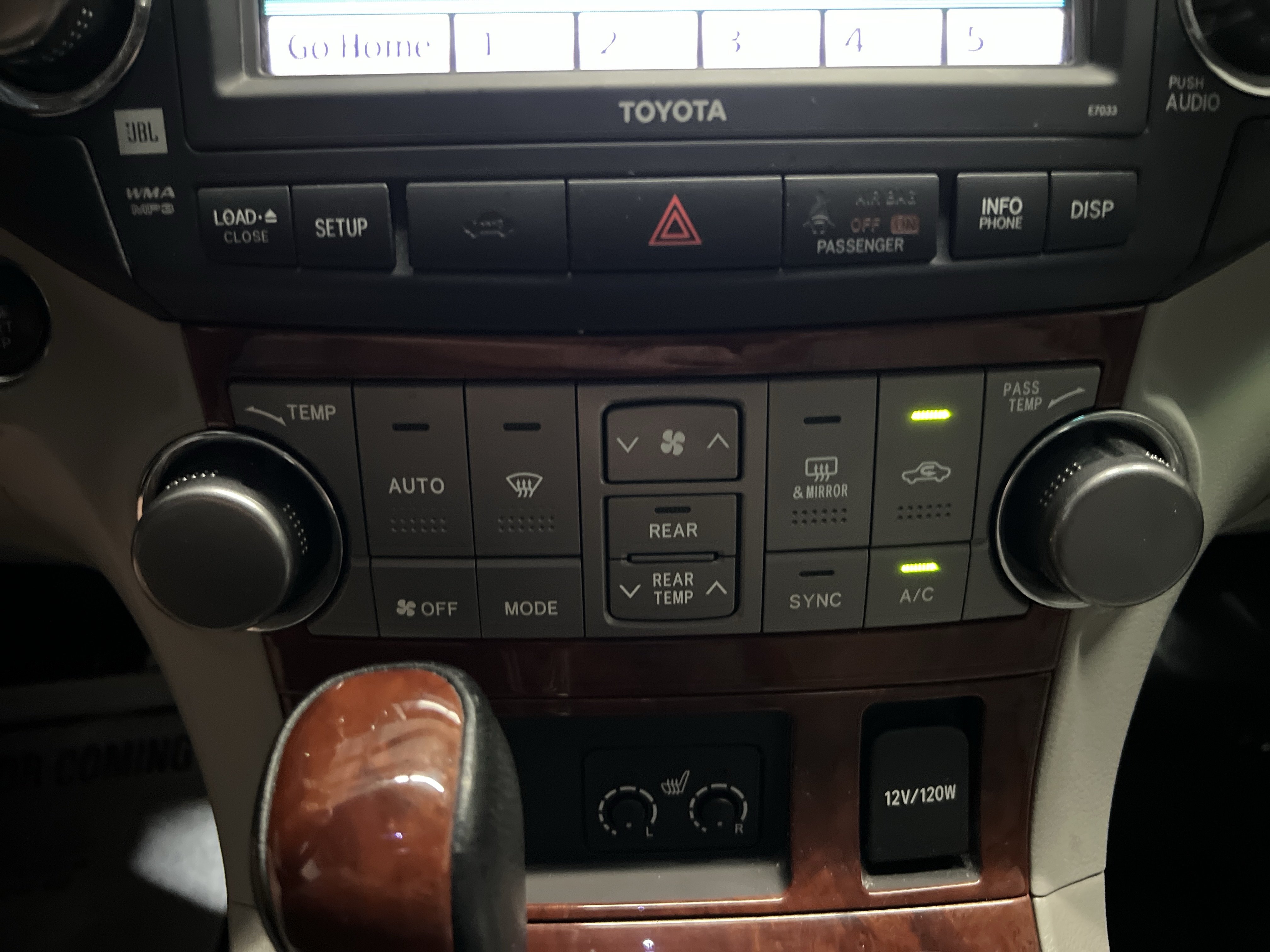 Used 2011 Toyota Highlander Limited w/ Tow Pkg FWD image 21