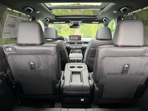 New 2026 Honda Pilot Black Edition image 7