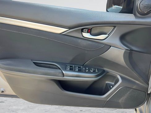 Used 2019 Honda Civic EX image 33