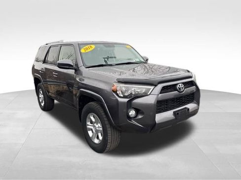 Used 2018 Toyota 4Runner SR5 image 5