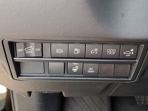 Used 2023 Toyota Tundra Platinum AWD/4WD image 24