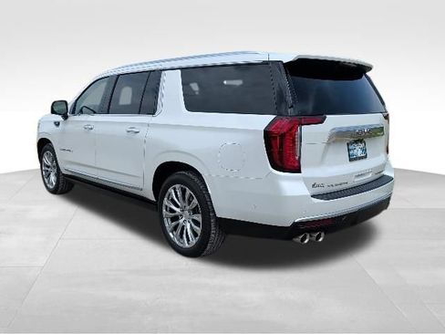 Used 2024 GMC Yukon XL Denali w/ Denali Reserve Package AWD/4WD image 5