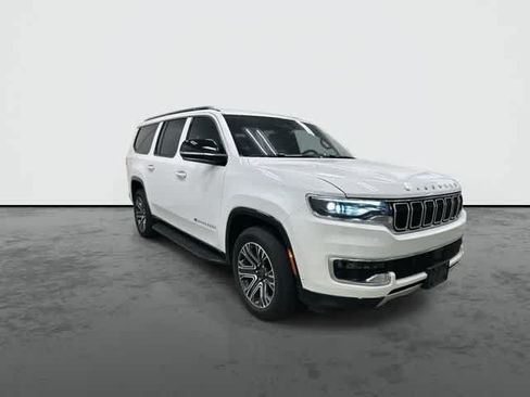 Used 2024 Jeep Wagoneer L Series II w/ Flexible Seating Group RWD image 6