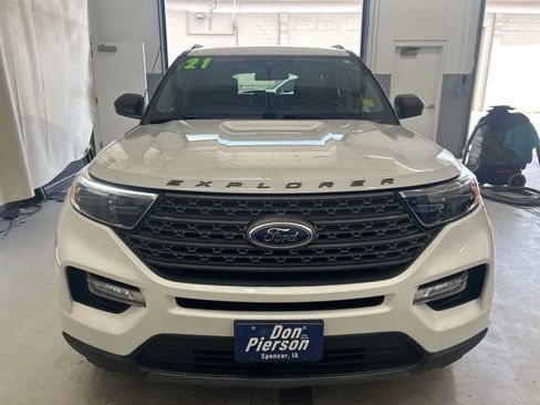 Used 2021 Ford Explorer XLT w/ Equipment Group 202A AWD/4WD image 2