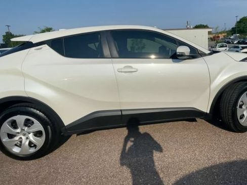 Certified 2020 Toyota C-HR LE FWD image 9
