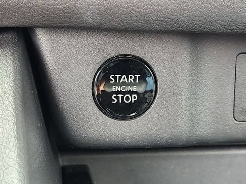 Used 2024 Nissan Rogue SV w/ SV Premium Package FWD image 15