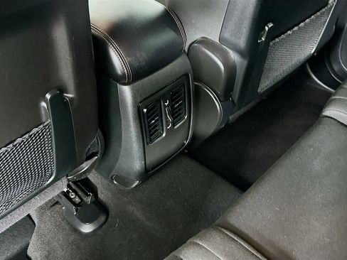 Certified 2023 Dodge Durango R/T w/ Blacktop Package AWD/4WD image 37