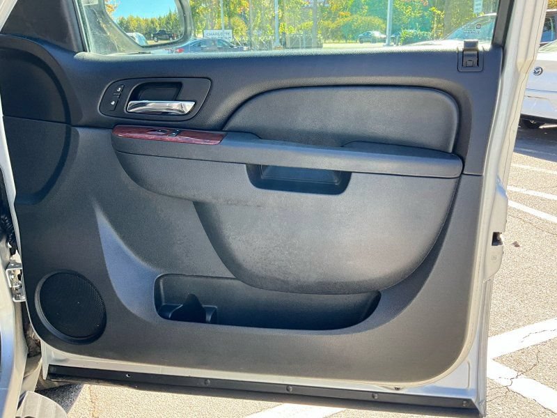 Used 2012 Chevrolet Avalanche LT AWD/4WD image 14