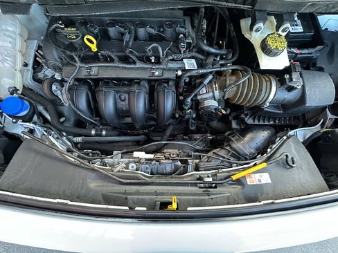 Used 2015 Ford Transit Connect XLT image 11