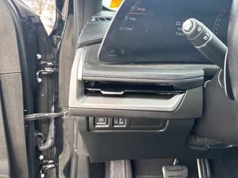 Used 2024 Cadillac XT4 Sport image 33