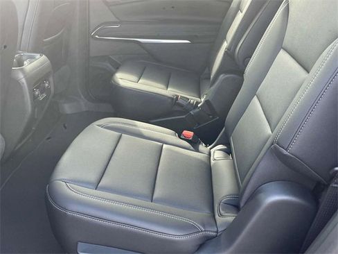 New 2025 Chevrolet Traverse LT w/ Driver Confidence Package image 5