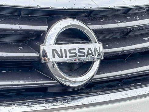 Used 2015 Nissan Altima 2.5 SV w/ Convenience Package FWD image 12