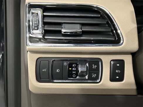 Used 2022 Lincoln Navigator Reserve w/ Monochromatic Package image 20