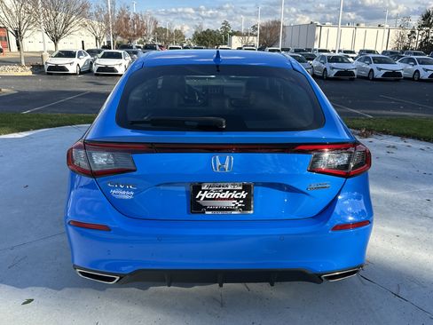 Used 2022 Honda Civic Sport Touring image 9