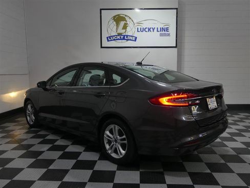 Used 2018 Ford Fusion SE image 11