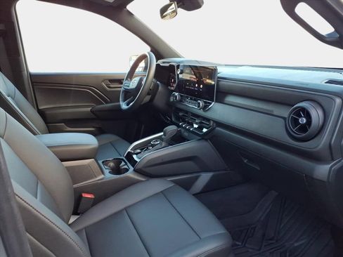 Used 2024 Chevrolet Colorado Trail Boss w/ Advanced Trailering Package image 16