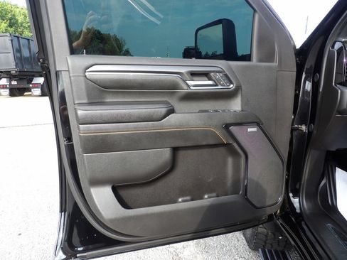 Used 2024 GMC Sierra 2500 AT4 w/ AT4 Premium Plus Package AWD/4WD image 14
