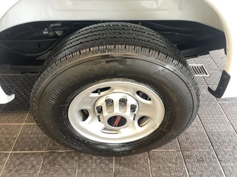 Used 2025 GMC Savana 3500 Extended RWD image 7