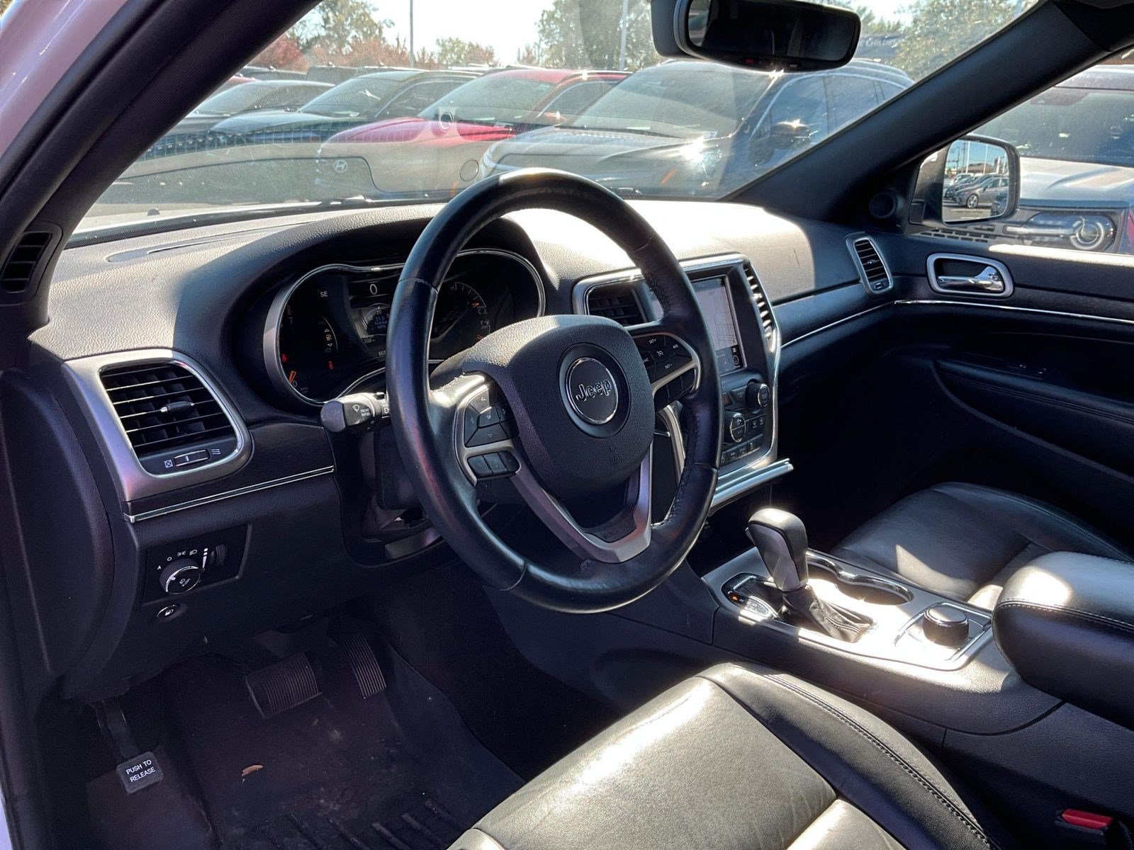 Used 2018 Jeep Grand Cherokee Limited AWD/4WD image 16
