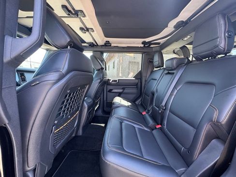 Used 2024 Ford Bronco Badlands AWD/4WD image 35