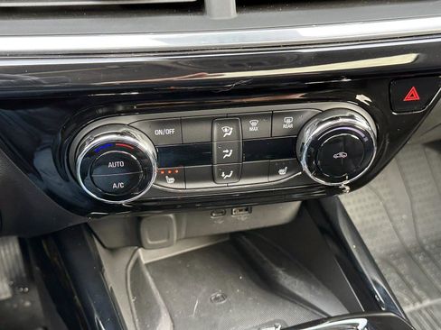 Certified 2024 Chevrolet Trax ACTIV w/ Sunroof Package image 25