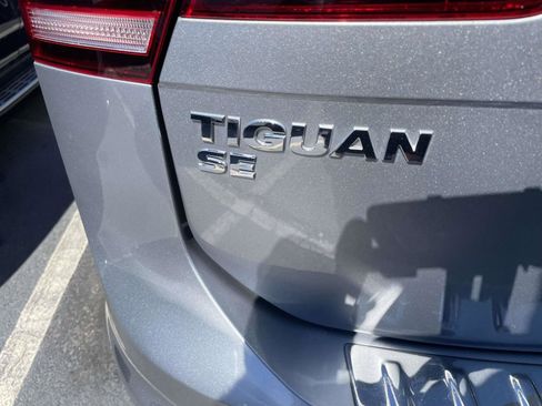 Used 2021 Volkswagen Tiguan SE FWD image 19