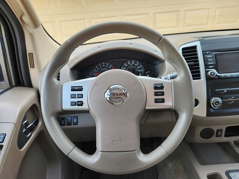 Used 2017 Nissan Frontier SV image 37