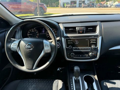 Used 2017 Nissan Altima 2.5 SV image 25