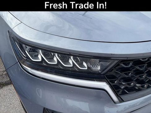 Used 2023 Kia Sorento EX w/ Panoramic Sunroof Package FWD image 5